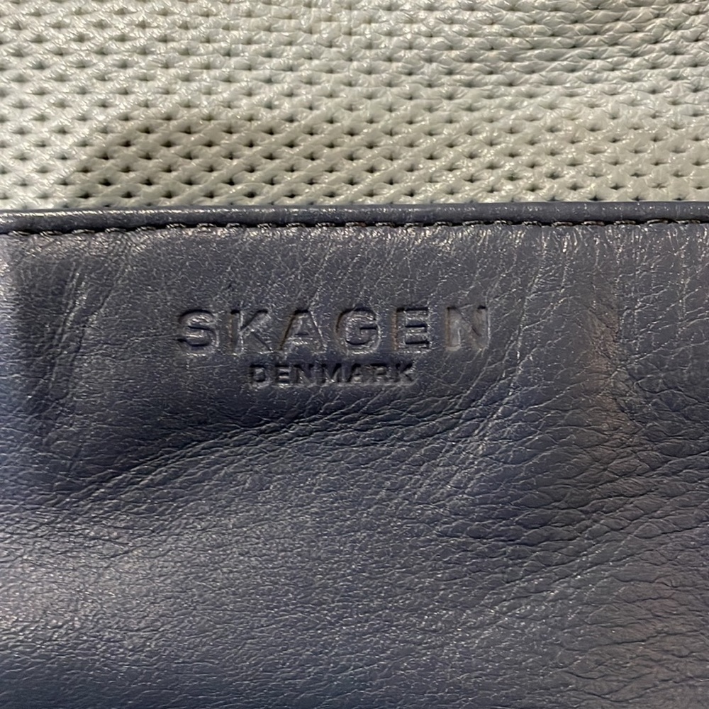 Skagen soft all leather steel blue purse. - Picture 4 of 13